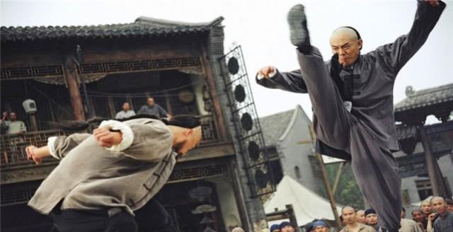 因为|那年43岁的李连杰，零片酬接此片，可拍完被删减37分钟才上映