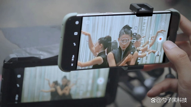 华为Pura系列：智能与美学的完美结合_华为Pura系列：智能与美学的完美结合_华为Pura系列：智能与美学的完美结合