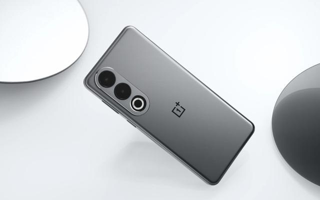 小米手机在千元机市场的竞争力_小米手机竞争情况分析_小米手机竞争者