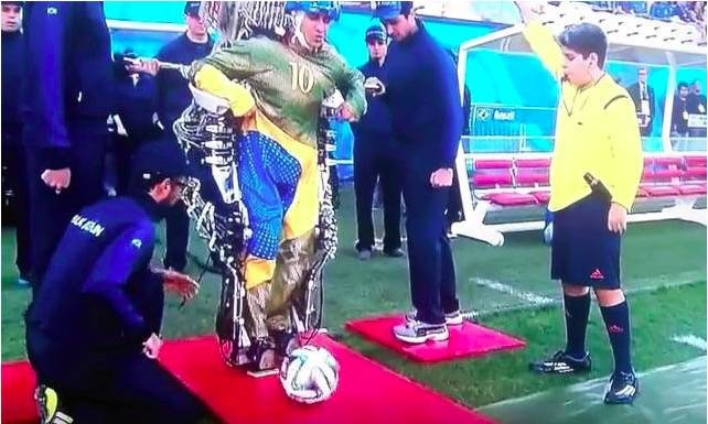 马斯克的黑科技芯片植入大脑_重大科技宣布：马斯克表示Neuralink计划在2025年为患者实施脑机设备植入_马斯克人脑移植