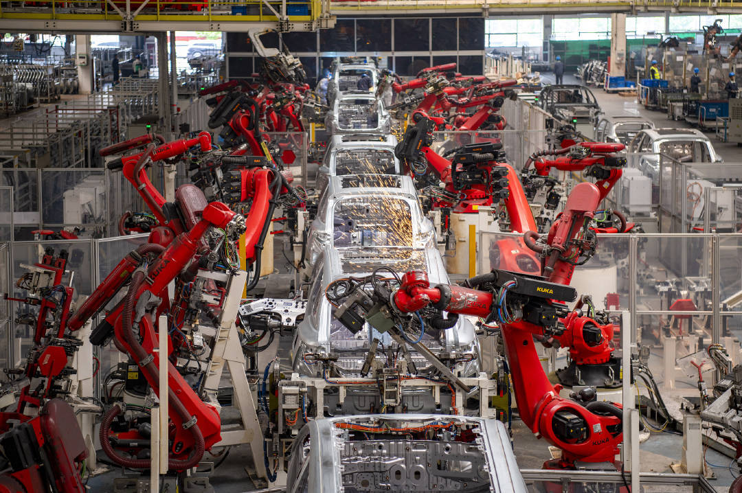 新能源汽车销量虽高，但燃油车的优势依然明显_能源车与燃油车的市场份额_燃油车和新能源车销量