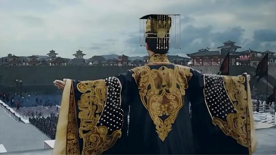 服饰象征意义_皇权的象征：古代皇帝的服饰_古代服饰意义