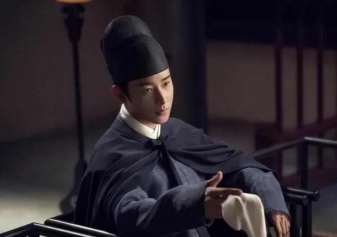 皇权的象征：古代皇帝的服饰_服饰象征意义_中国古代的服饰是什么的象征