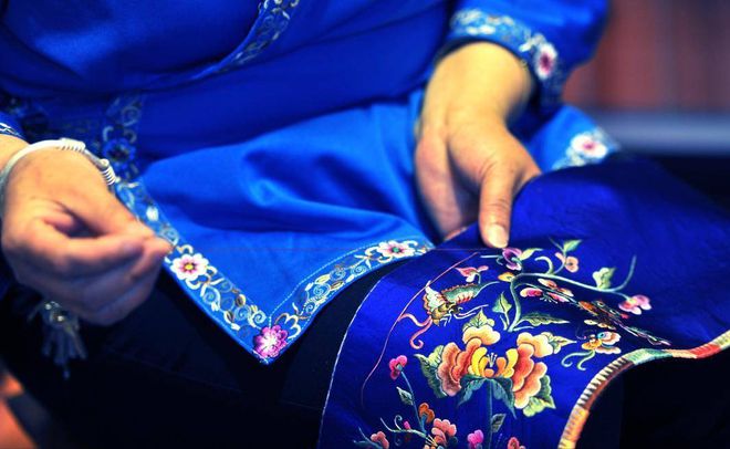 服饰象征意义_皇权的象征：古代皇帝的服饰_中国古代的服饰是什么的象征