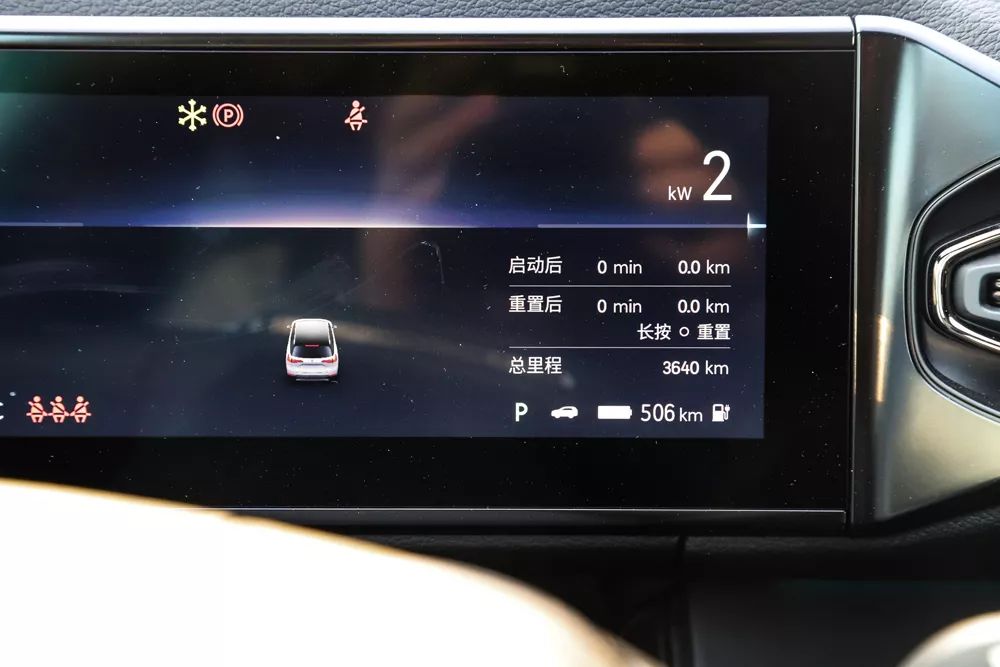 如何利用奔驰汽车的导航系统规划最佳路线？_奔驰导航功能介绍_奔驰导航兴趣点