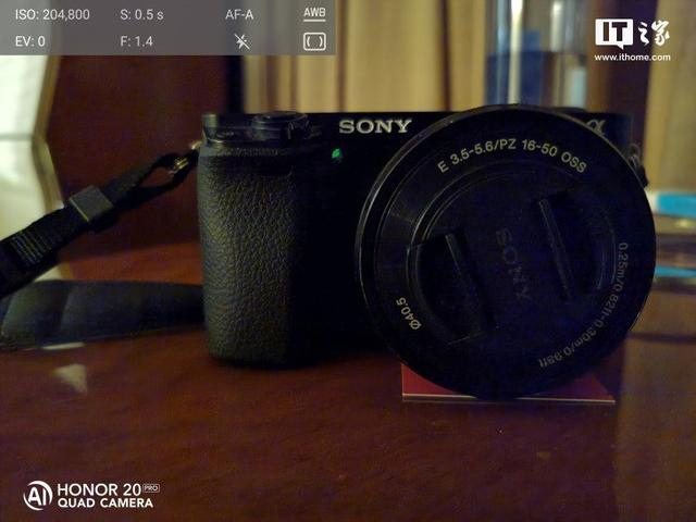 荣耀手机的镜头是什么的_荣耀摄像头模糊不清_评测荣耀的拍照效果：从镜头到成像