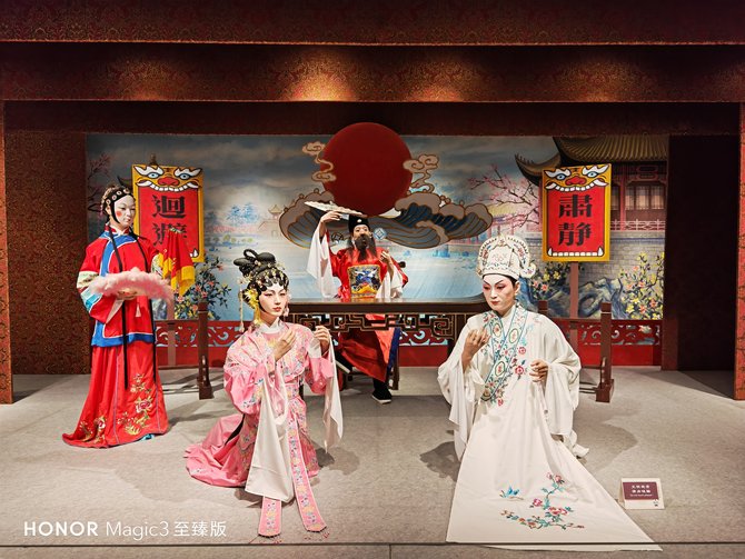 荣耀手机摄像头拍照模糊怎么办_评测荣耀的拍照效果：从镜头到成像_荣耀手机镜头往后翻的是哪一款