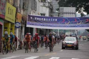 通过布加迪感受赛车的疯狂与乐趣_有布加迪的赛车游戏_布加迪赛车视频