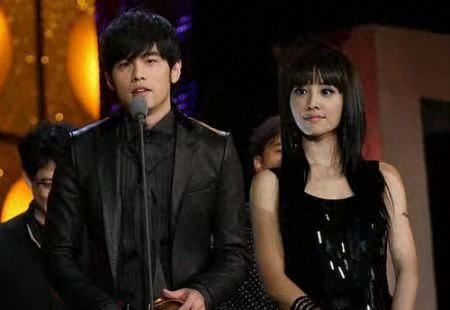 甄子丹的情感生活与家庭故事_甄子丹情感经历_甄子丹家庭