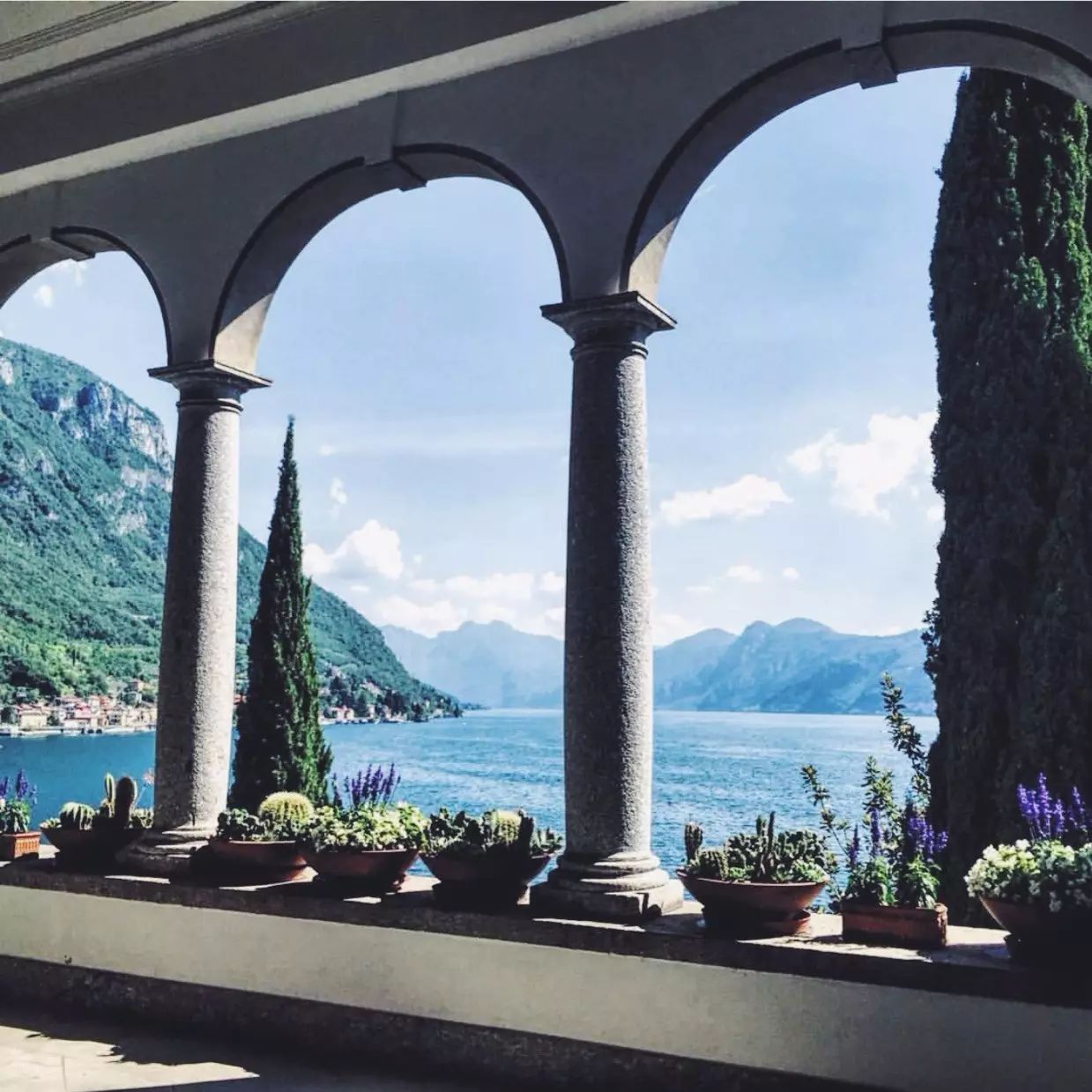 劳斯莱斯创始人的传奇人生_劳斯莱斯创始人的故事_劳斯莱斯创始人120年前预言