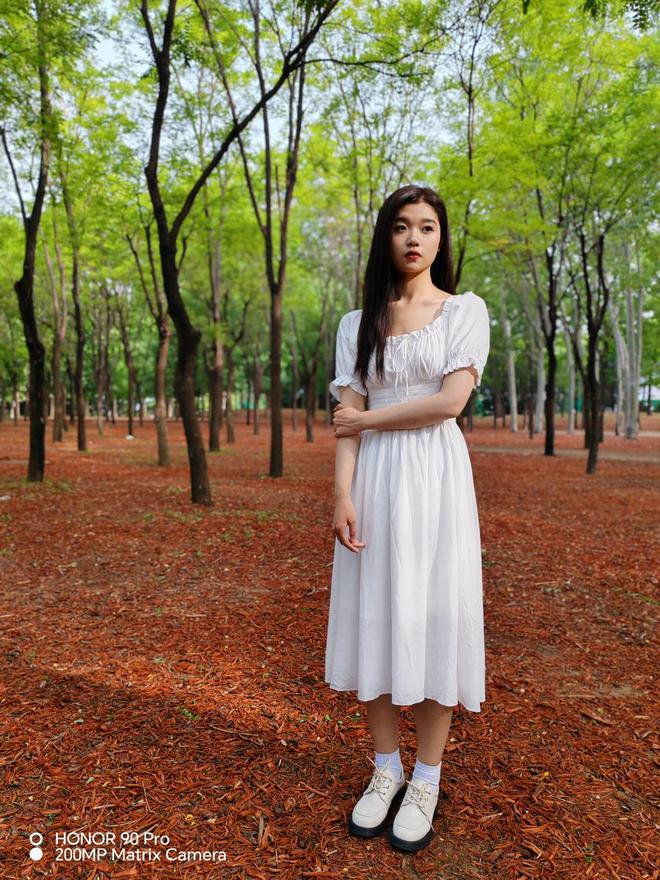 荣耀的相机是什么牌子_荣耀与传统相机的对比评测_荣耀哪个系列照相好