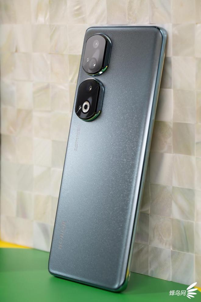 荣耀的相机是什么牌子_荣耀与传统相机的对比评测_荣耀哪个系列照相好