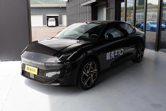 领克Z10 vs 小米SU7：25万预算内-有驾