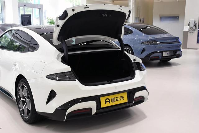 领克Z10 vs 小米SU7：25万预算内-有驾