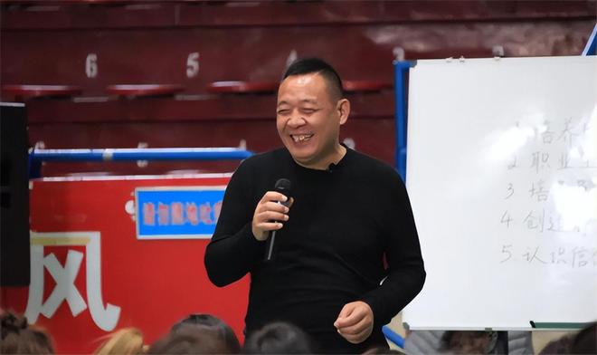 胖东来服务创新举措_服务于顾客，胖东来如何做好行业标杆_胖东来服务细节标准