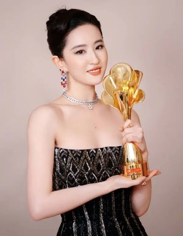 刘亦菲的个人生活与隐私_英国隐私生活bd电影_大麦隐私生活