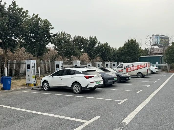 节假出行安全提醒_如何在节假日高峰期安全出行？_高峰出行节假期安全提醒