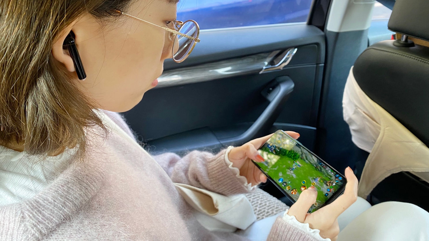 华为耳机舒服吗_华为耳机深度评测_评测华为FreeBuds：耳机音质与舒适度