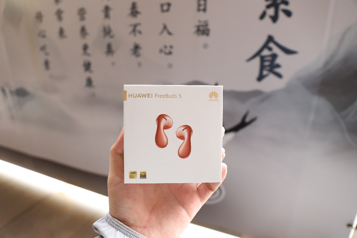 华为耳机舒服吗_评测华为FreeBuds：耳机音质与舒适度_华为耳机舒适度好吗