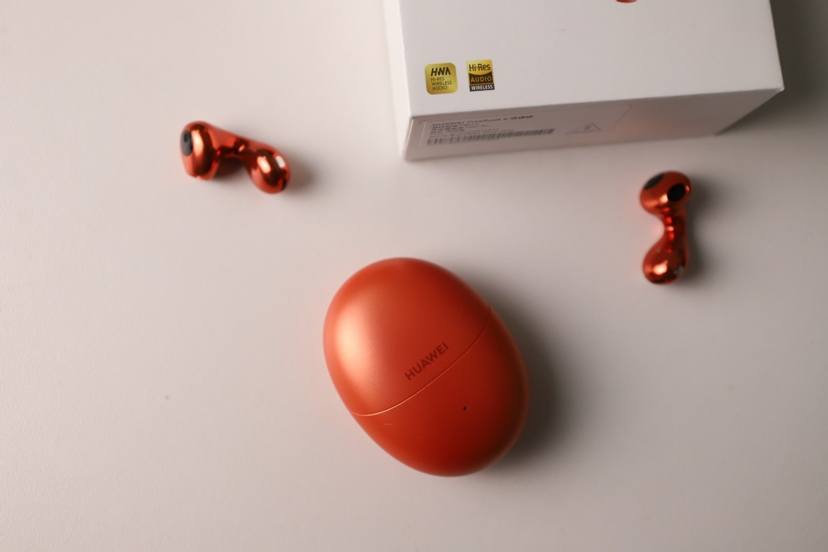 评测华为FreeBuds：耳机音质与舒适度_华为耳机舒适度好吗_华为耳机舒服吗
