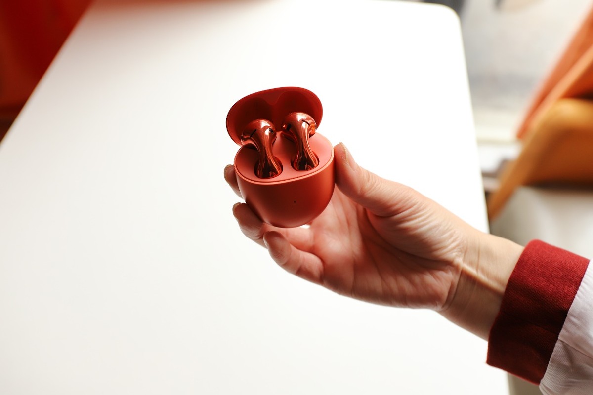 评测华为FreeBuds：耳机音质与舒适度_华为耳机舒适度好吗_华为耳机舒服吗