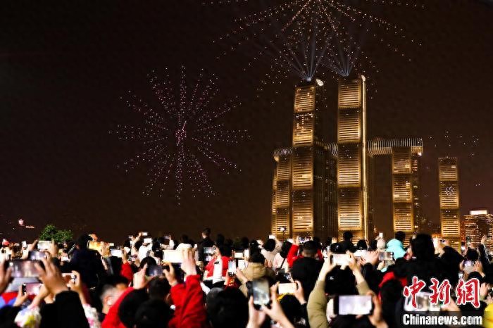 无人编程平台_无人机的编程与表演艺术的结合_无人机舞蹈编程