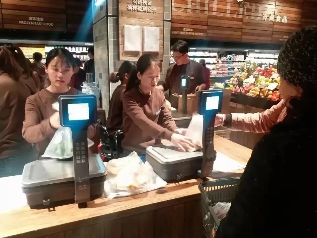 胖东来超市的服务精神_胖东来超市经营理念服务态度_胖东来的服务理念：不仅是满足，更是超越