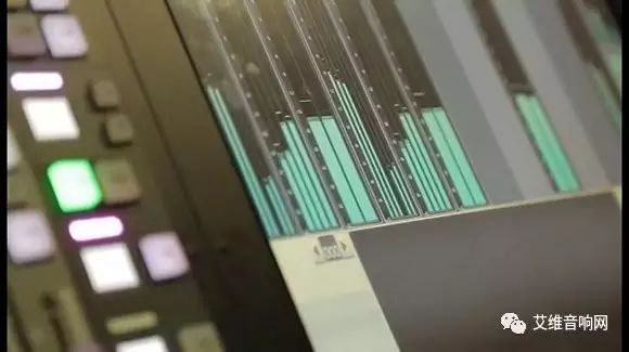 王菲精彩演唱会_王菲演出视频_王菲在即将举行的音乐会中确保完美演出