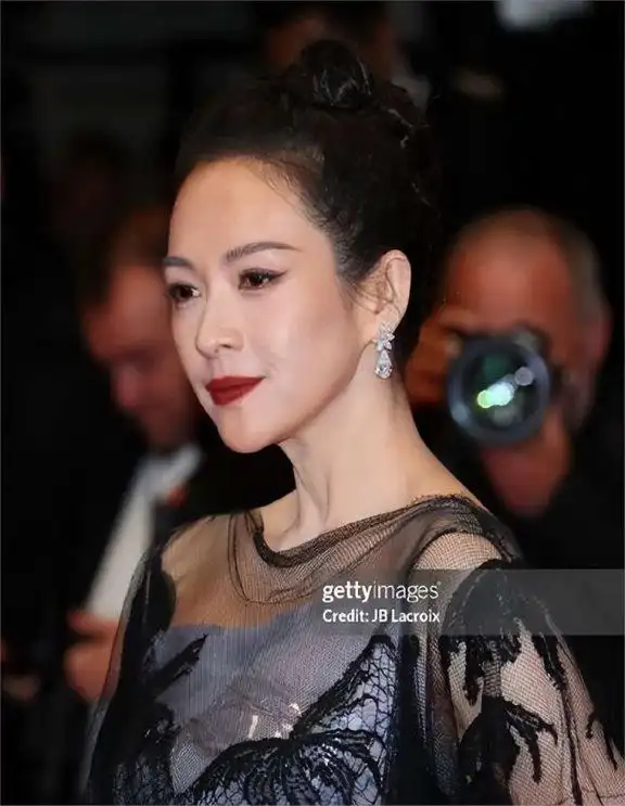 张敏的时尚风格与红毯魅力_张敏的时尚风格与红毯魅力_张敏的时尚风格与红毯魅力