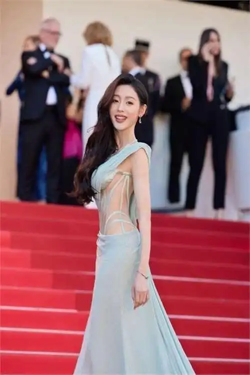 张敏的时尚风格与红毯魅力_张敏的时尚风格与红毯魅力_张敏的时尚风格与红毯魅力