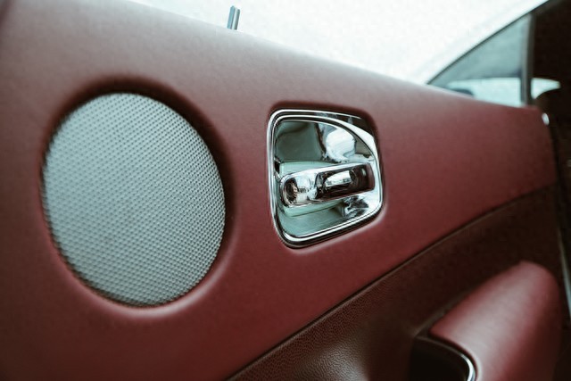 劳斯莱斯性能测试_劳斯莱斯动力如何_劳斯莱斯的动力系统：令人惊叹的性能