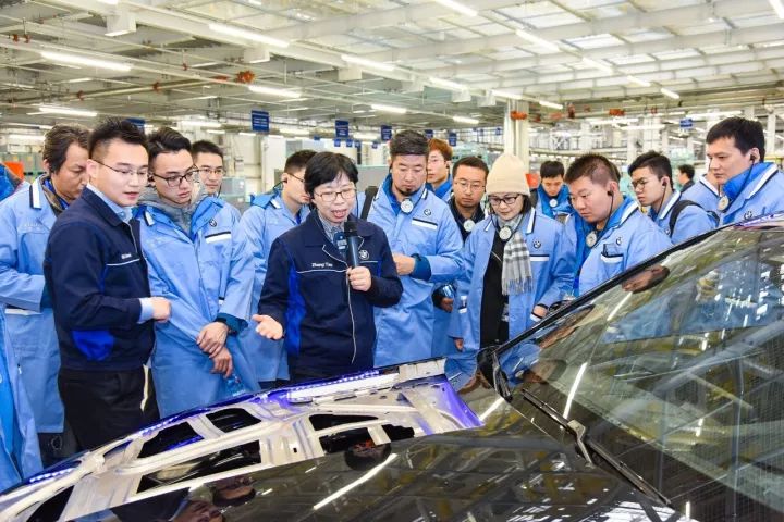 典范2021款自动进取型_为什么全新BMW 5系是中大型豪华轿车的安全典范？_为什么全新BMW 5系是中大型豪华轿车的安全典范？