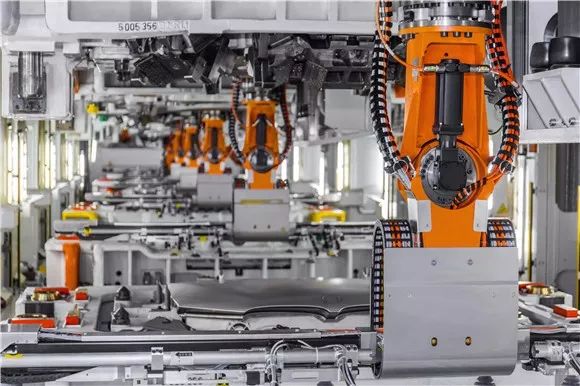 典范2021款自动进取型_为什么全新BMW 5系是中大型豪华轿车的安全典范？_为什么全新BMW 5系是中大型豪华轿车的安全典范？