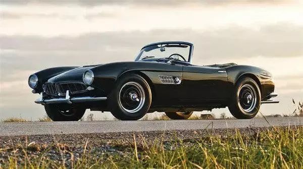 典范2021款自动进取型_为什么全新BMW 5系是中大型豪华轿车的安全典范？_为什么全新BMW 5系是中大型豪华轿车的安全典范？