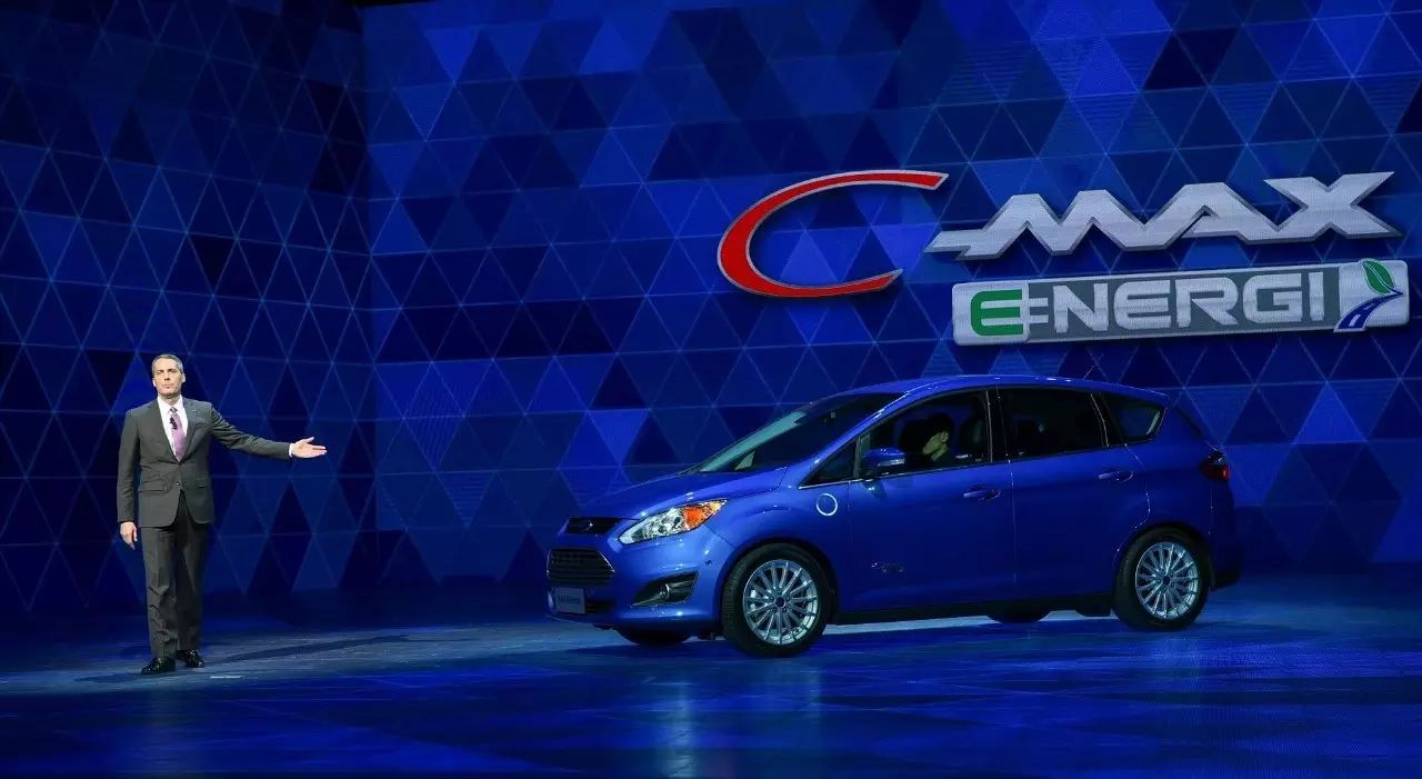 智能电力汽车：未来出行的新选择_新能源汽车普及后的电力行业_电力能源汽车