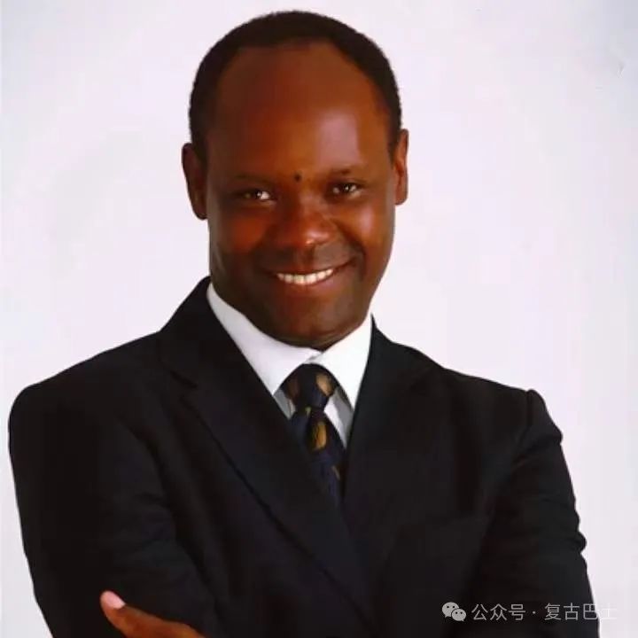 元彪精彩的武打片段_元彪的武术训练与日常生活_元彪武术指导哪些电影