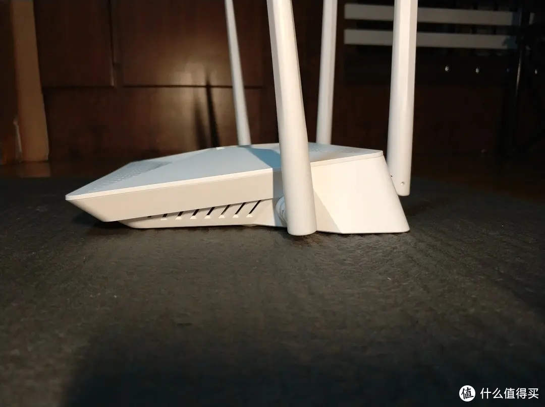 简单易用的选择 D-Link DIR-823pro无线智能路由器 评测