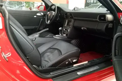 宾利寓意_宾利象征的意义_宾利，奢侈品与汽车艺术的象征