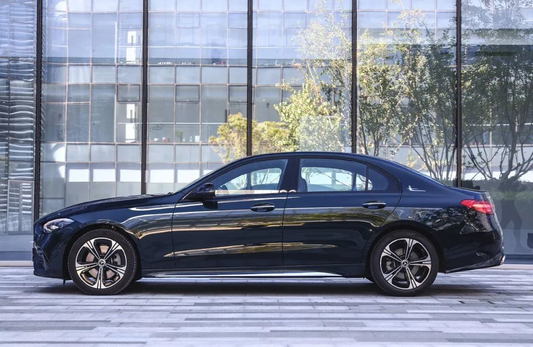 Model Y的创新安全设计与市场表现_Model Y的创新安全设计与市场表现_Model Y的创新安全设计与市场表现