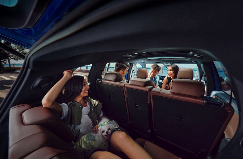 奔驰全球销售体验网络客户服务_奔驰品牌体验平台_奔驰的全球销售网络与客户体验