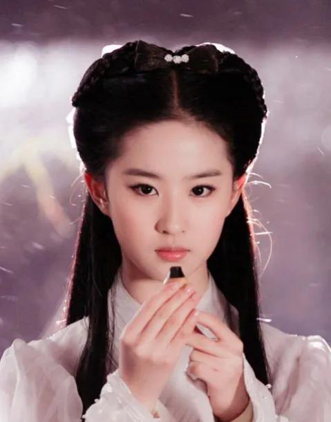 刘亦菲转型_刘亦菲的自我突破与创新_刘亦菲新形象