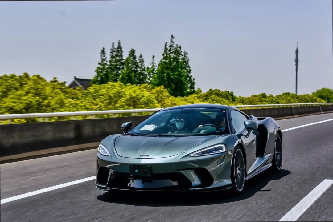 速派迈腾驾驶感受_春风150乐趣版和劲趣版_迈凯伦的运动版车型与驾驶乐趣