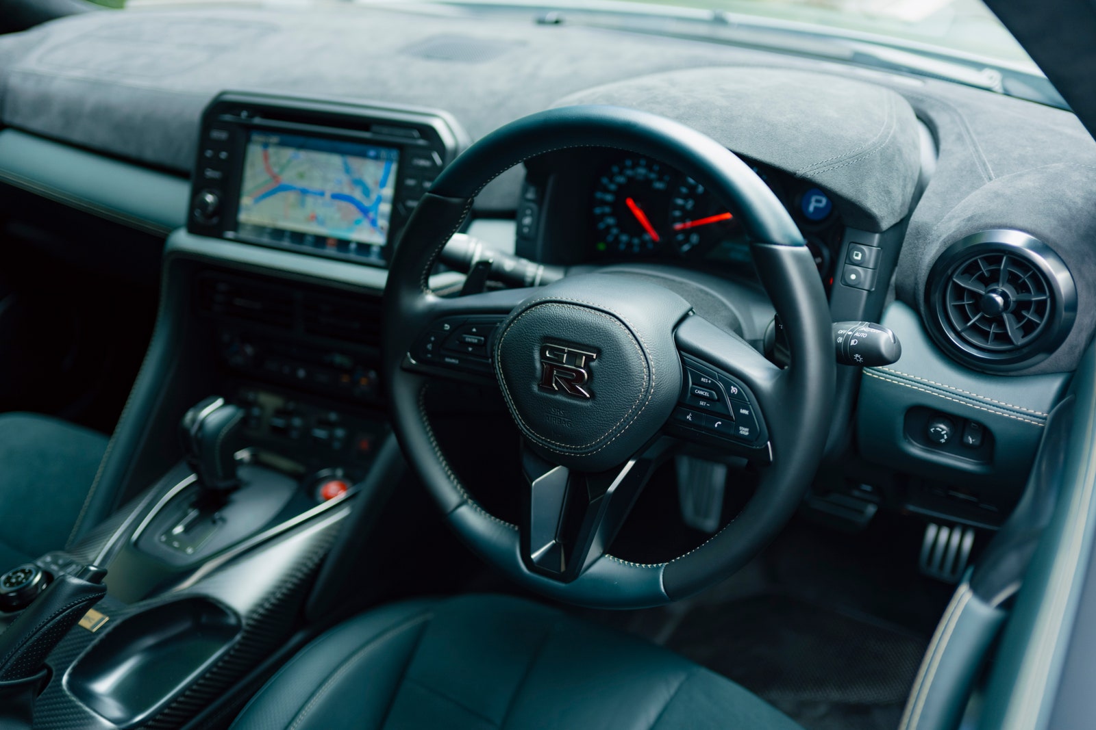 迈锐宝主驾驶异响_迈凯伦的运动版车型与驾驶乐趣_驾驶证可以驾驶的车型