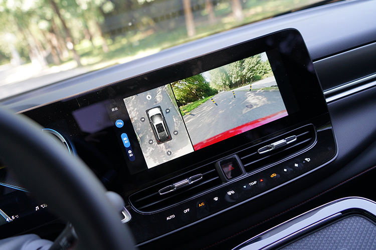 试驾广汽埃安AION V 续航可达600km且不止这些