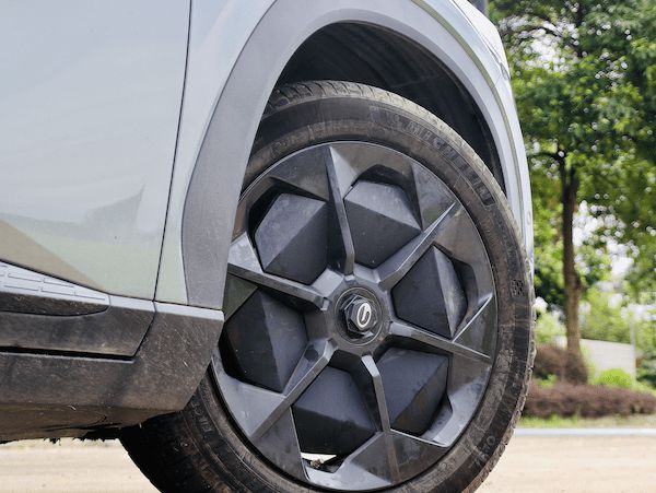 广汽埃安汽车有限公司_广汽埃安官网首页_体验广汽埃安AION UT的驾驶乐趣