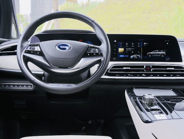 体验广汽埃安AION UT的驾驶乐趣_广汽埃安汽车有限公司_广汽埃安官网首页