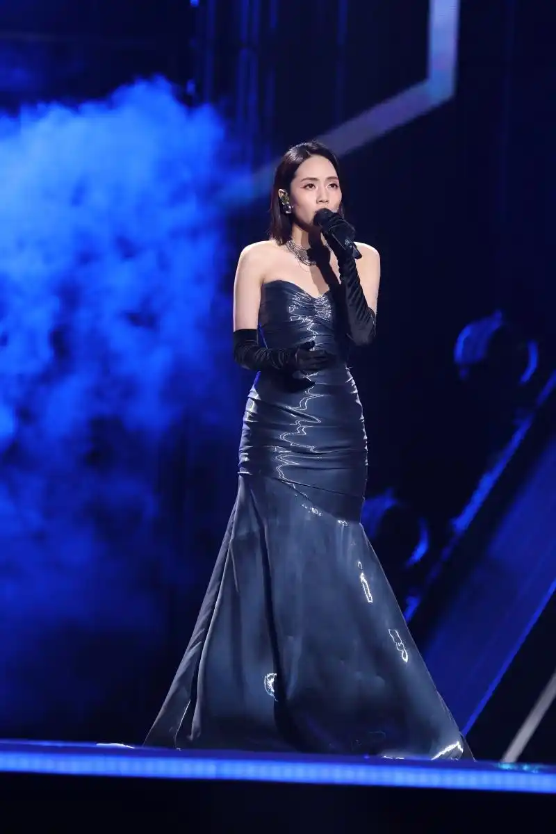 华晨宇因音乐风格多变而被广泛讨论_华晨宇因音乐风格多变而被广泛讨论_华晨宇因音乐风格多变而被广泛讨论