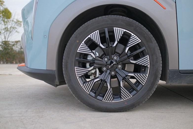 年轻人的快乐星球 试驾广汽埃安AION Y