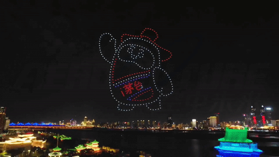 表演类无人机_小型无人售货机广告_中小型企业如何利用无人机表演进行市场推广？